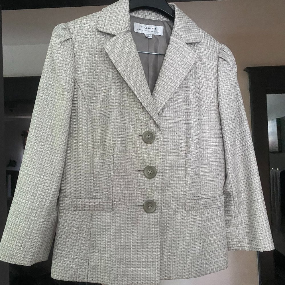 Tahari ASL Skirt Suit Size 4